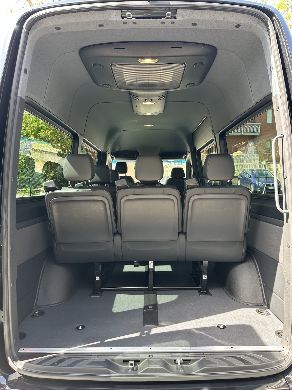 INTERNO VISTA POSTERIORE